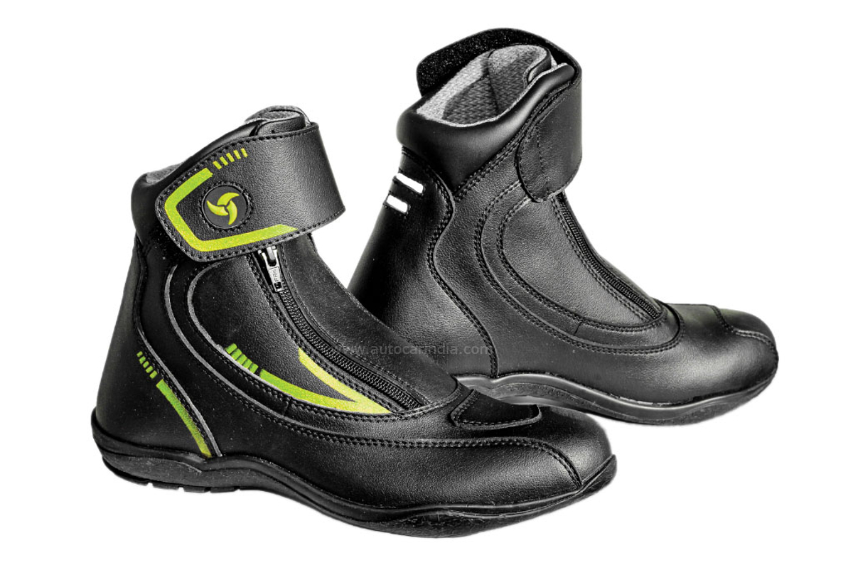 Best motorcycle boots for best sale short riders